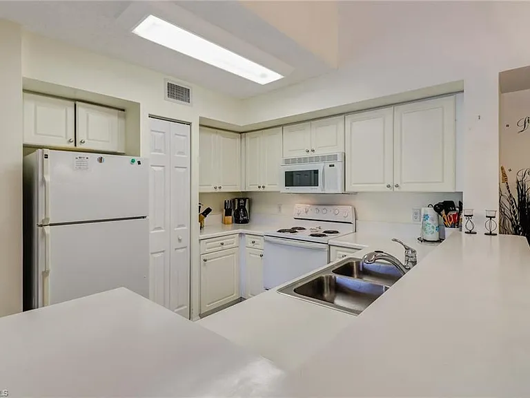 1190 Wildwood Lakes Blvd #306 — Photo 7