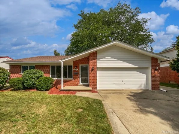 14292 Hubbell St, Livonia, MI 48154