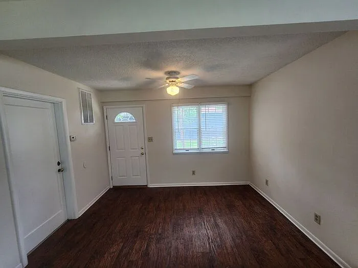 2521 Mariposa Dr — Photo 14