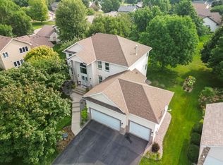 8936 Farnsworth Ave N, Brooklyn Park, MN 55443