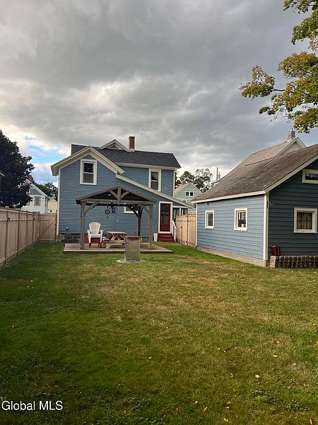 4th image of 8 Potter Avenue