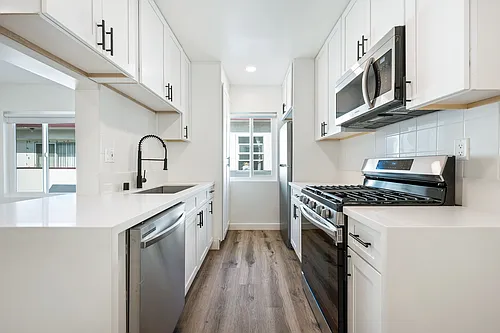 3112 S Canfield Ave #7 Photo 1