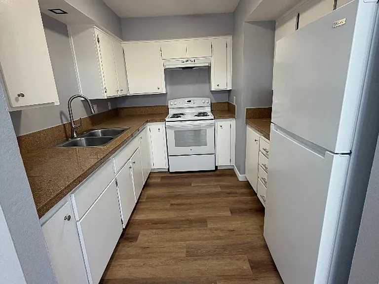 2905 La Costa St — Photo 5