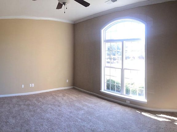 4th image of 5200 Royston Ln