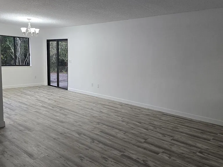 1418 Paley Cir SE — Photo 5