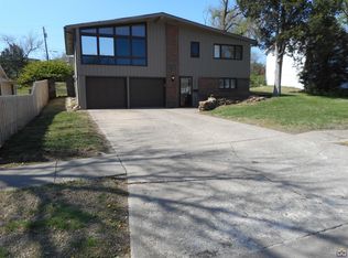 4425 SW Twilight Dr, Topeka, KS 66614