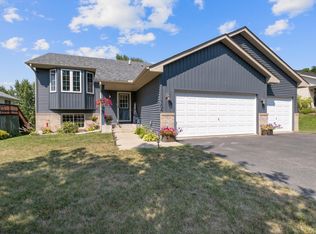 704 Ivanhoe Dr, Watertown, MN 55388