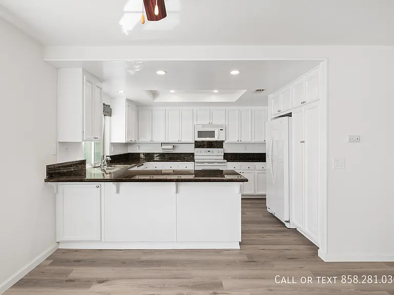 13327 Entreken Ave — Photo 11