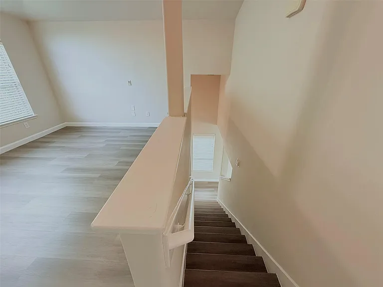 26430 Richwood Oaks Dr — Photo 15