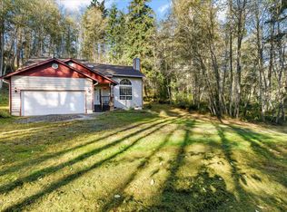251 E Troxell Rd, Oak Harbor, WA 98277