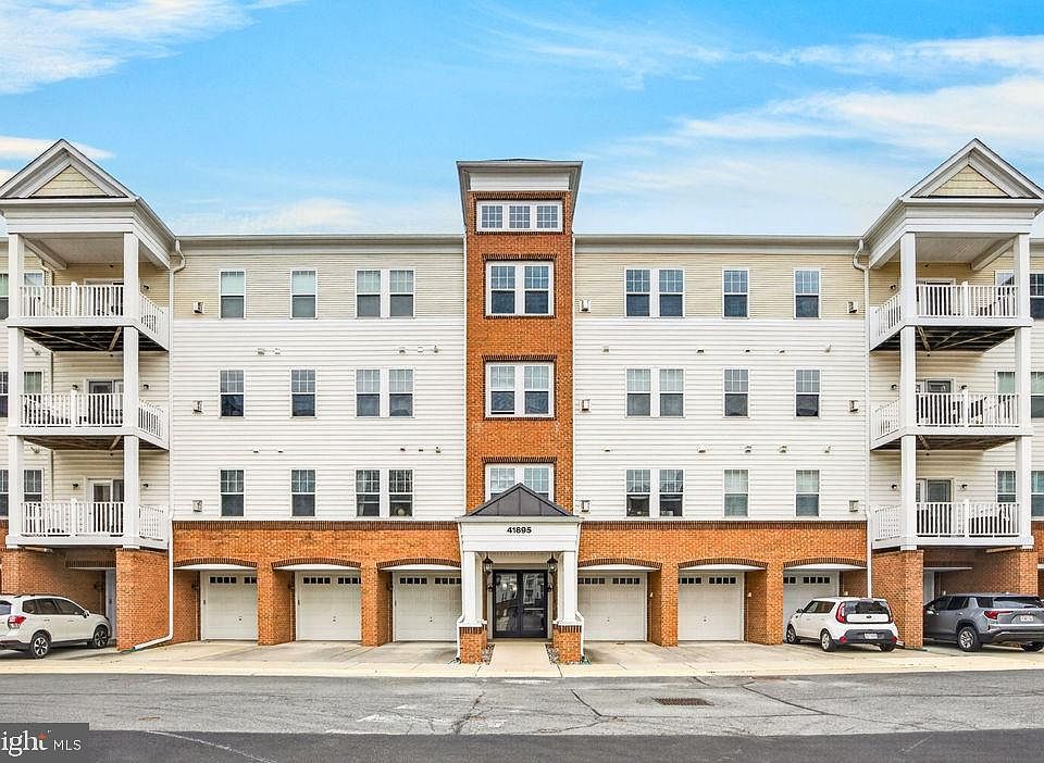 1st image of 41895 Cathedral Valley Sq Unit 401