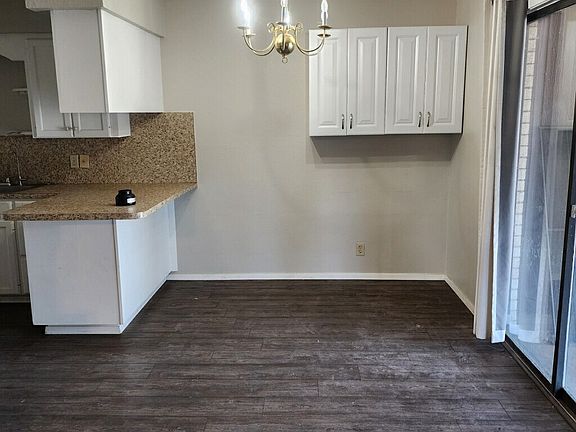 2nd image of 2614 Lindenwood Dr