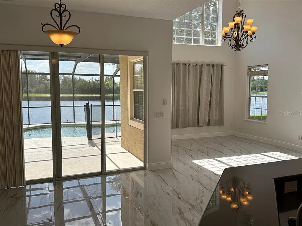 5 bed, 3.5 bath, 2914 sqft, $3,995 — Photo 4