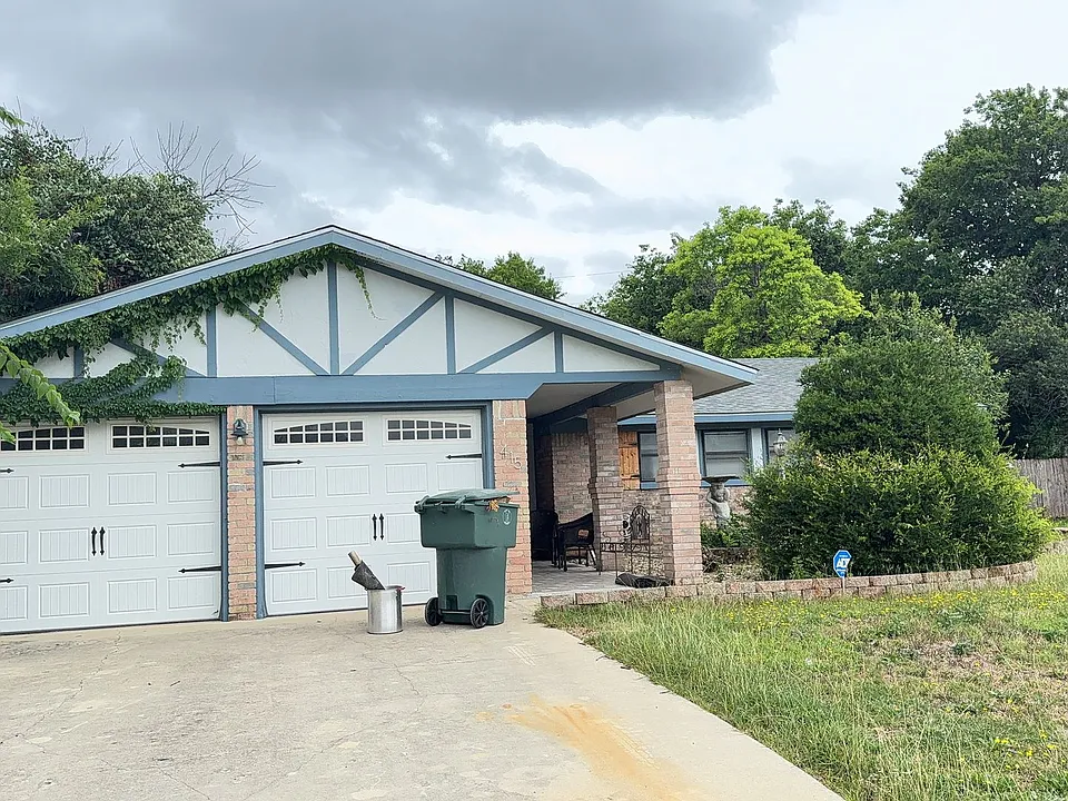 415 Orchid Dr