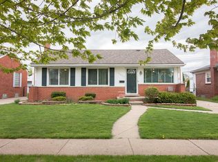 28823 Groveland St, Roseville, MI 48066
