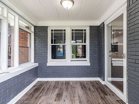 4th image of 405 Marshall St