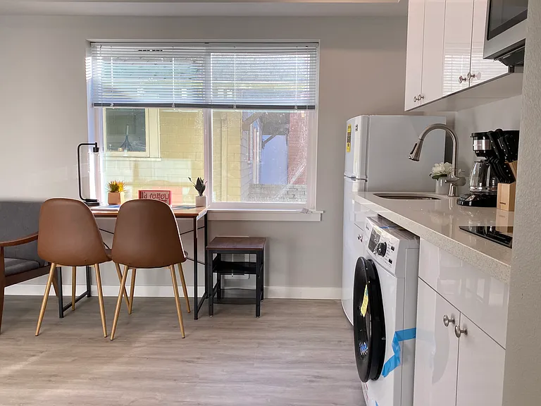 Ace Apartments — Photo 6