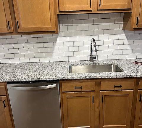 4th image of 1400 Mulberry Dr