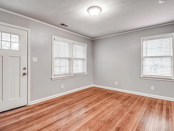 3rd image of 4402 Boyce Rd