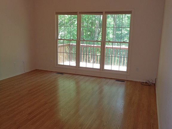 4th image of 28 Quantock Hills Dr
