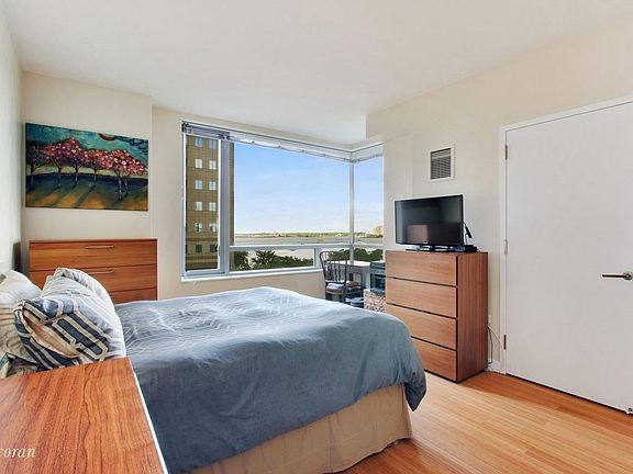 5th image of 2 River Ter APT 5E
