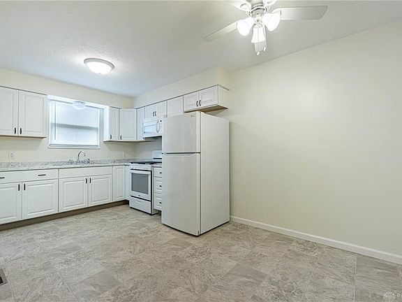 4th image of 2 E Northwood Dr Unit A