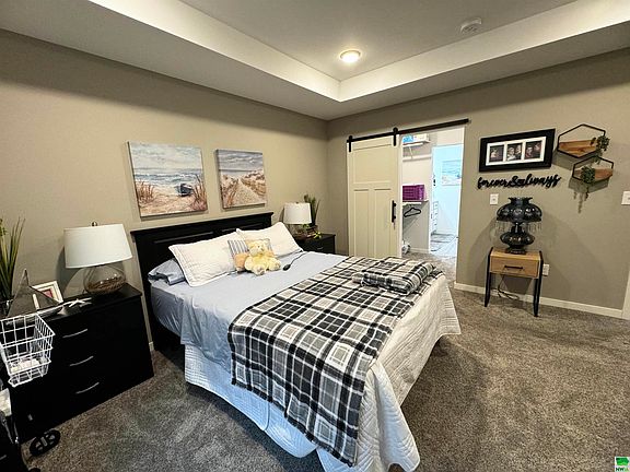 4th image of 94 N Emerald Dr #6