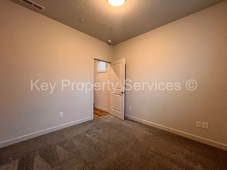 174 Loganberry Ct — Photo 9