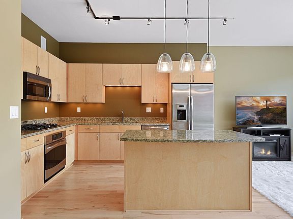 4th image of 215 10th Ave S Unit 234
