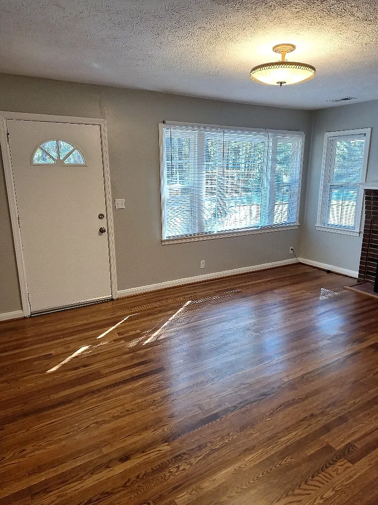 3 bed, 1208 sqft, $1,495 — Photo 4