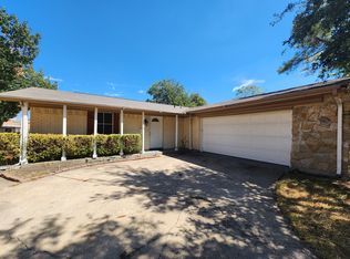 2210 Newcastle Dr, Garland, TX 75041
