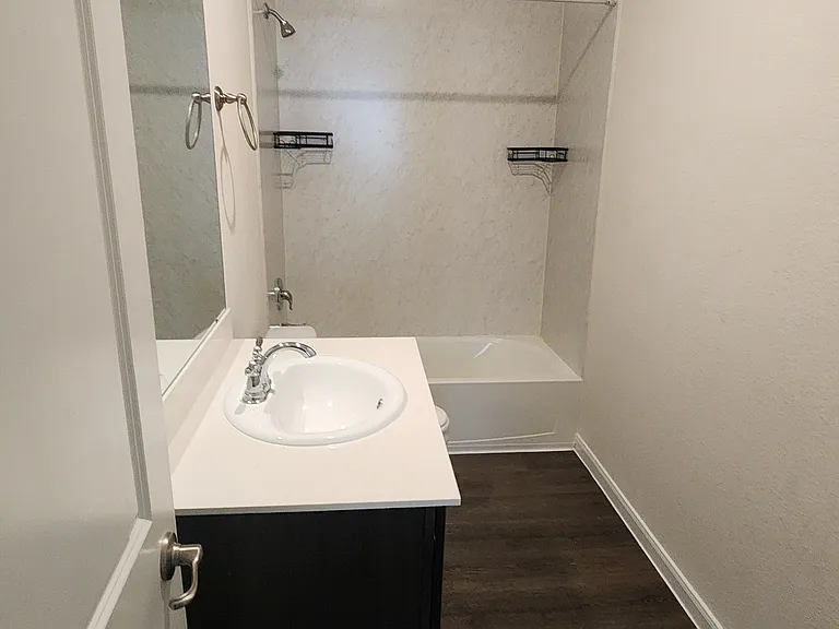 3904 Oak Creek Cir — Photo 24