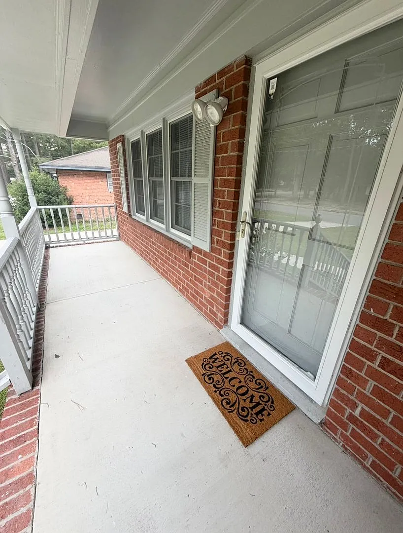 1904 Windsor Drive — Photo 2