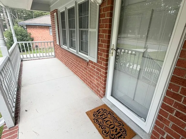 1904 Windsor Dr — Photo 2