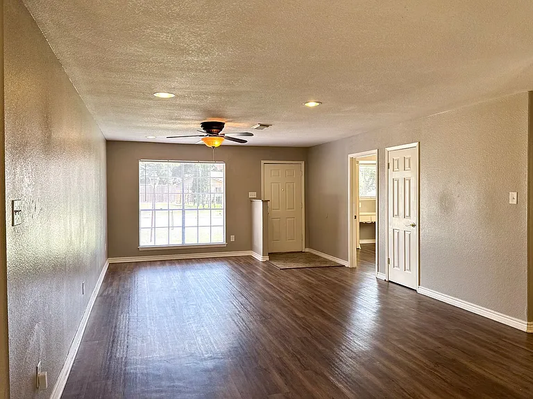 54192 Sun Valley St — Photo 10