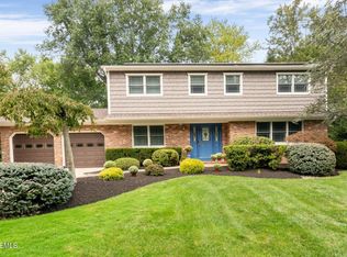 34 Halifax Dr, Morganville, NJ 07751