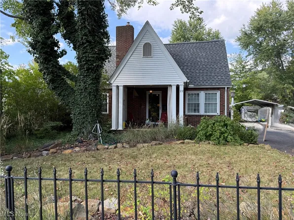 22 Homestead Dr, Boardman, OH 44512