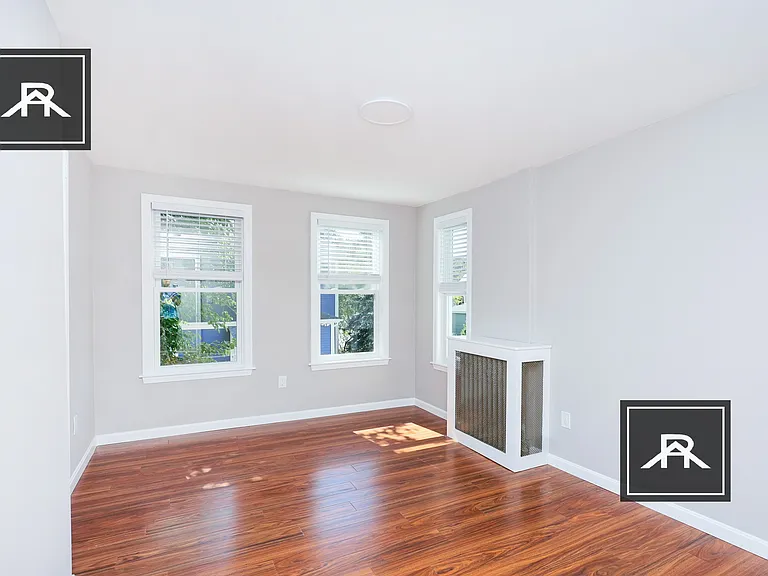 17 Saunders St #15 — Photo 7