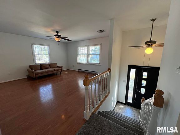 2nd image of 1138 Memorial Dr
