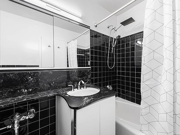 5th image of 1160 3rd Ave APT 10G