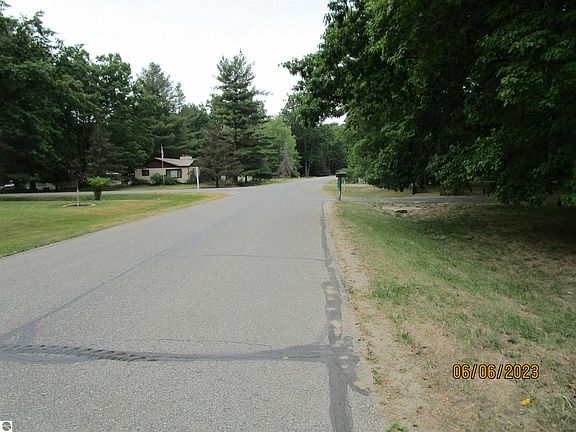 4th image of 1030 Barcelona Dr