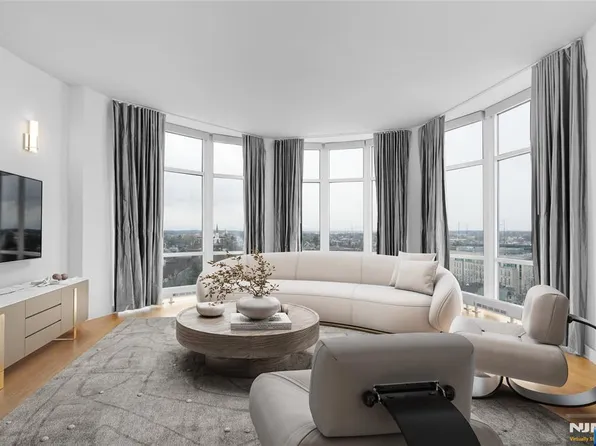 20 Livingston Ave Unit 901, New Brunswick, NJ 08901