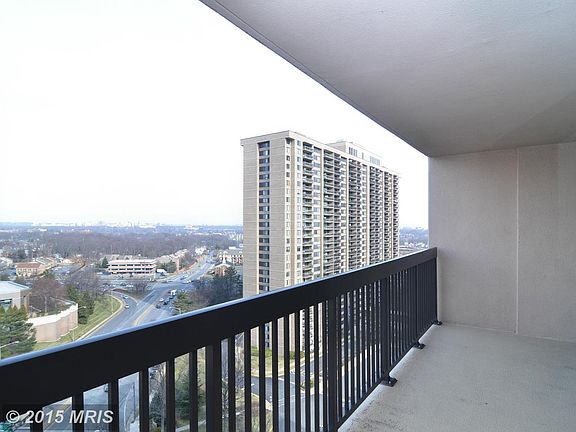 4th image of 3709 S George Mason Dr APT 1403