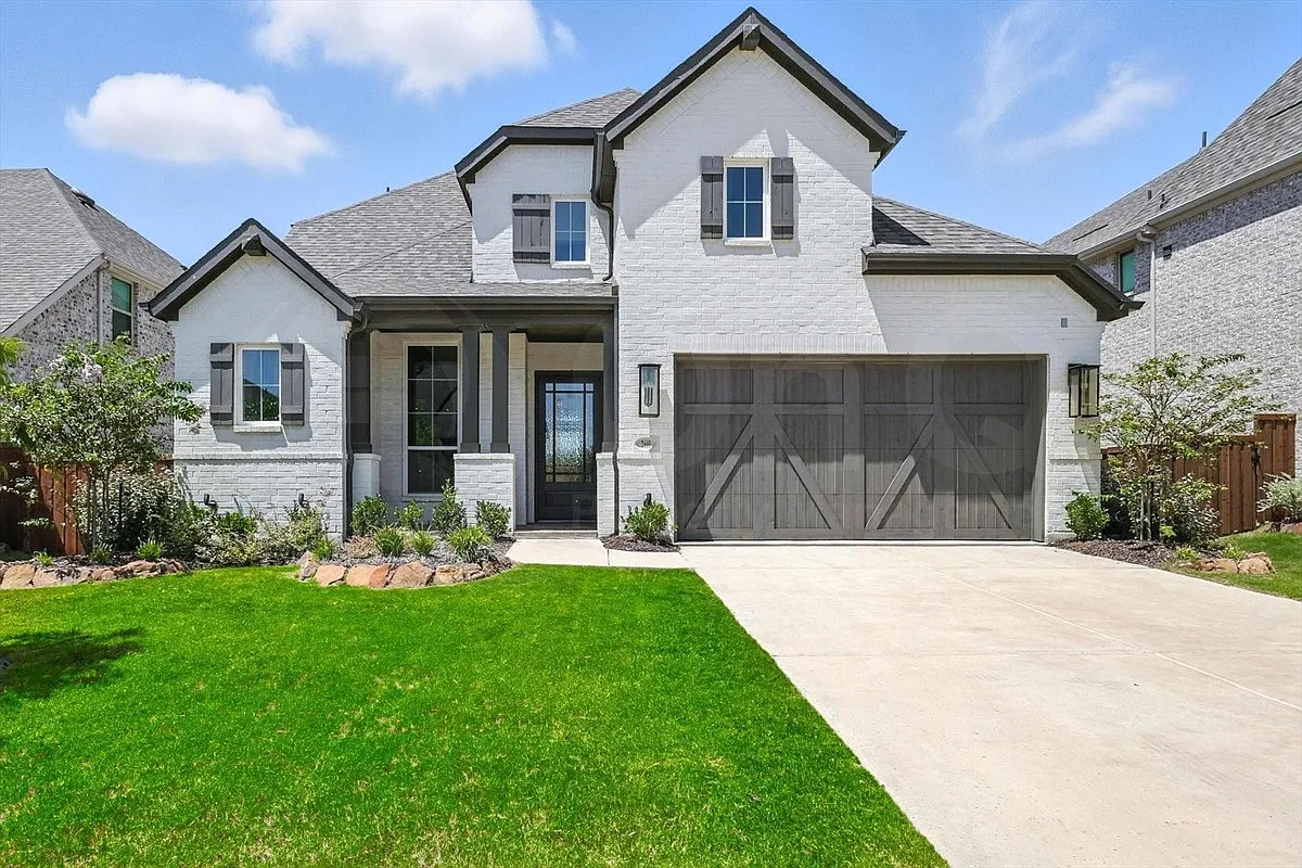 5 bed, 5.5 bath, 3449 sqft, $4,950 — Photo 2