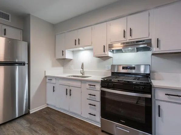 3833 Cuming, 3833 Cuming St APT 18, Omaha, NE 68131