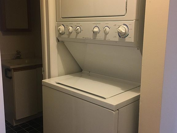 5th image of 2057 W Dickens Ave #2