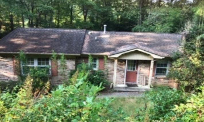 1st image of 321 Colony Ln