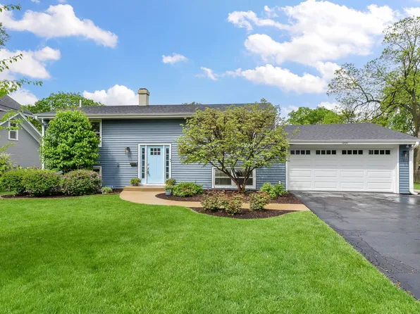 1204 N President St, Wheaton, IL 60187