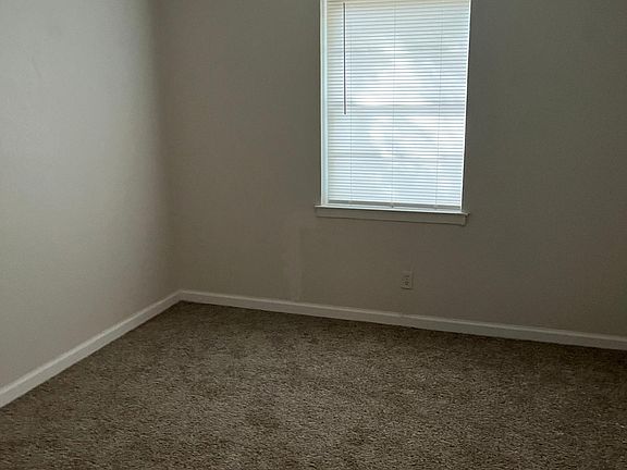 5th image of 337 Clary Dr