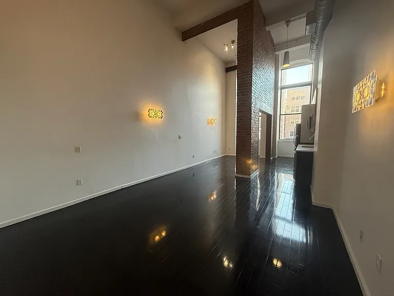 726-28 Market St #206 — Photo 2